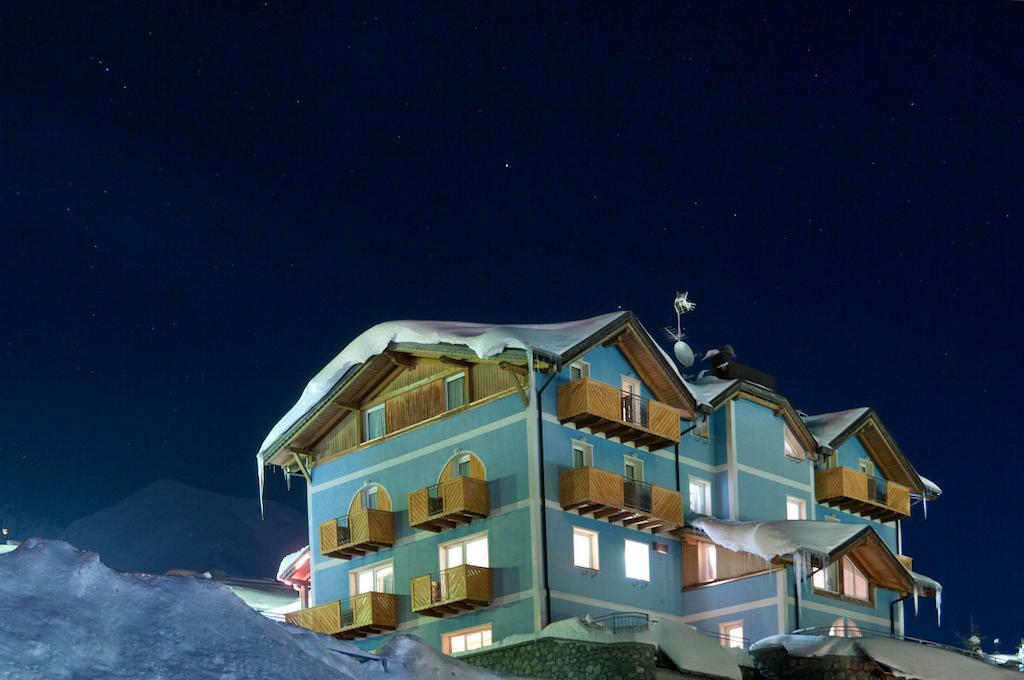 Hotel Cielo Blu Пасо дел Тонале Екстериор снимка